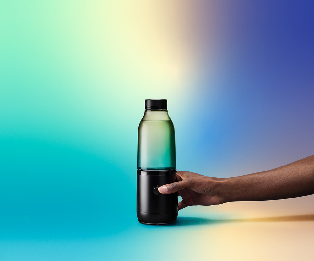 LifeFuel's Smart Water Bottle Adds Healthy Vitamins and Flavor